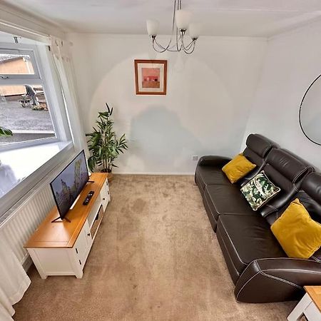 Semi-Detached 1-Bedroom Chalet Uddingston Zewnętrze zdjęcie