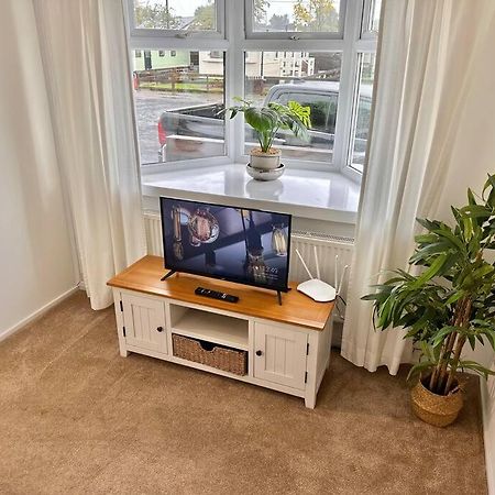 Semi-Detached 1-Bedroom Chalet Uddingston Zewnętrze zdjęcie