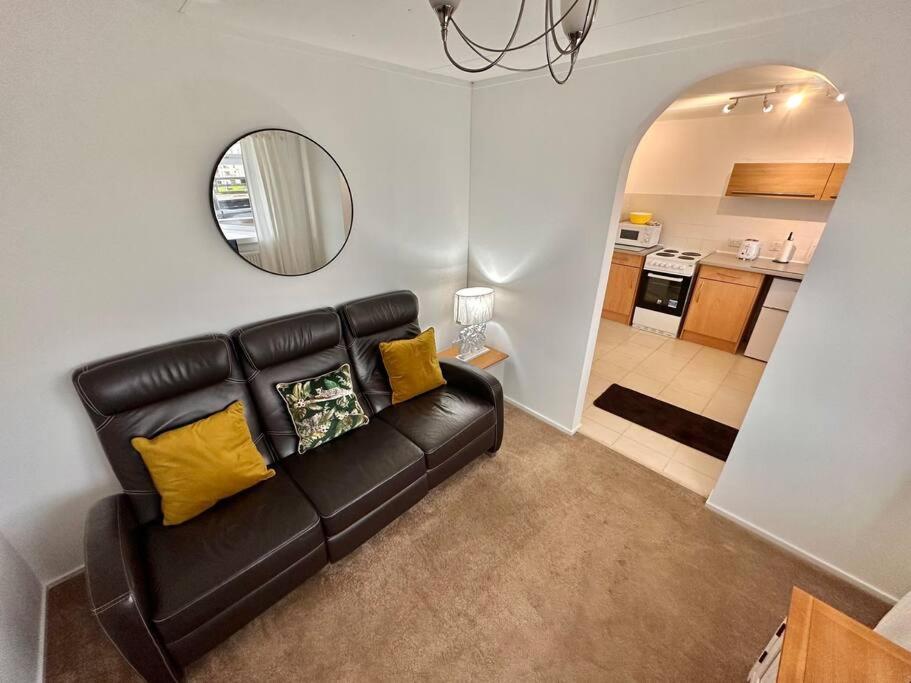 Semi-Detached 1-Bedroom Chalet Uddingston Zewnętrze zdjęcie