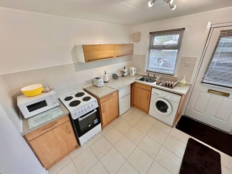 Semi-Detached 1-Bedroom Chalet Uddingston Zewnętrze zdjęcie