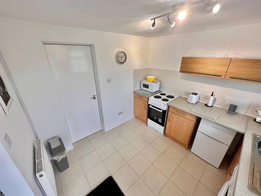 Semi-Detached 1-Bedroom Chalet Uddingston Zewnętrze zdjęcie